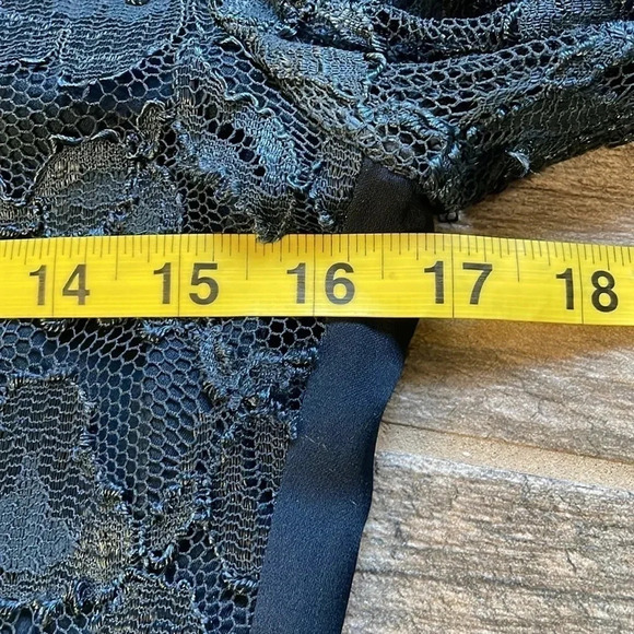 Diane Von Furstenberg Navy Floral Lace Sheath Dress Women’s size 6 Cocktail - Picture 6 of 13